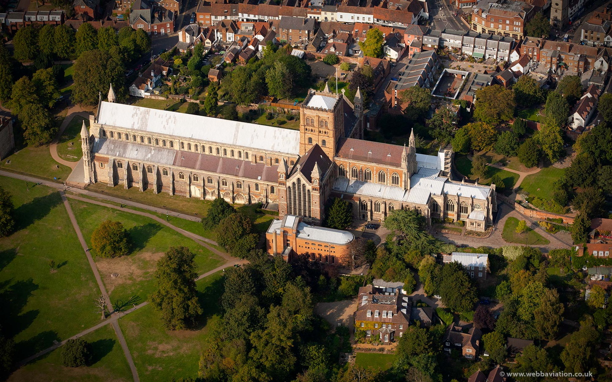 st-albans-cathedral-aerial-aa11141b.jpg