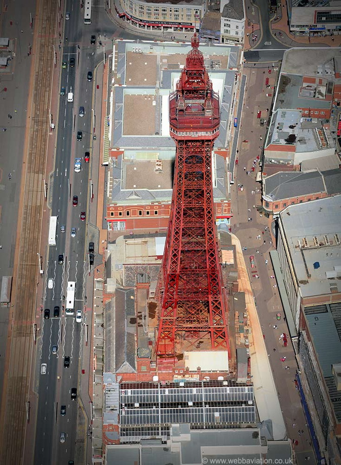 Blackpool_Tower_aa2525.jpg