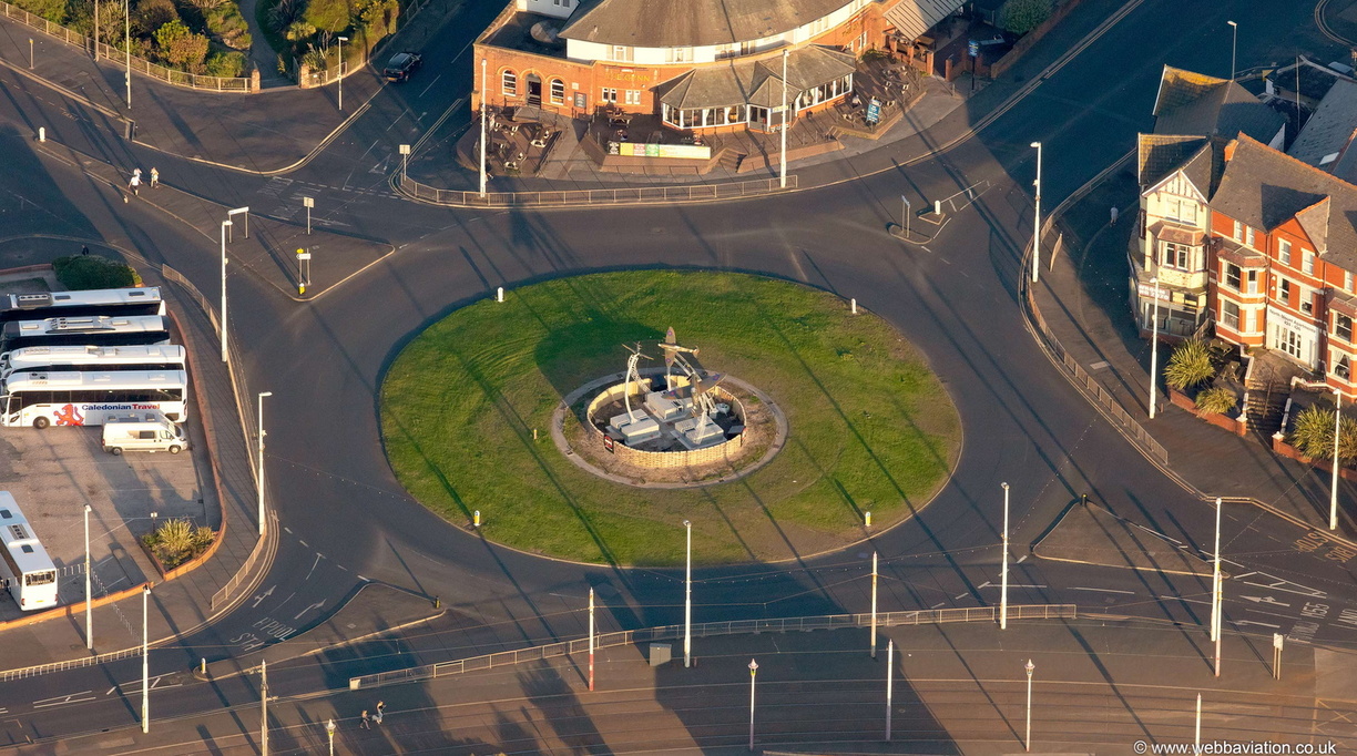 Gynn-Roundabout-Blackpool-rd14548.jpg