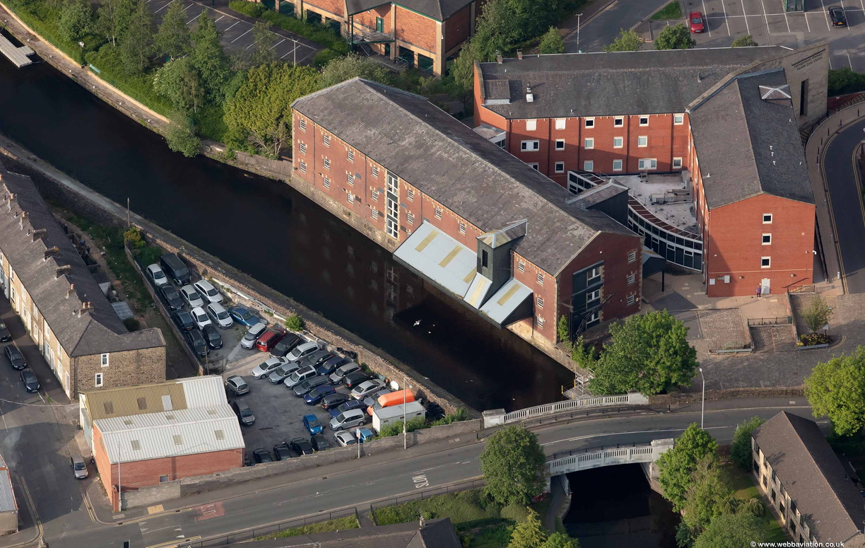 Leeds-Liverpool Canal WarehouseNelson  from the air