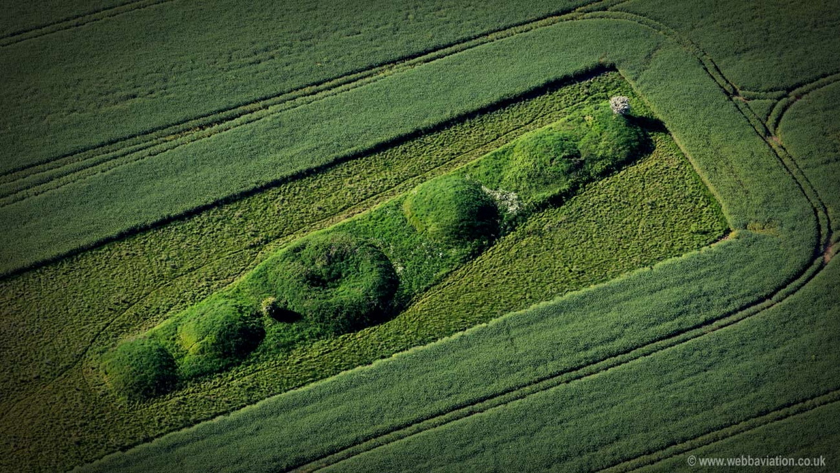 Bully Hills Bronze Age Round Barrow Cemetery in Tathwell, Lincolnshire aerial photo 