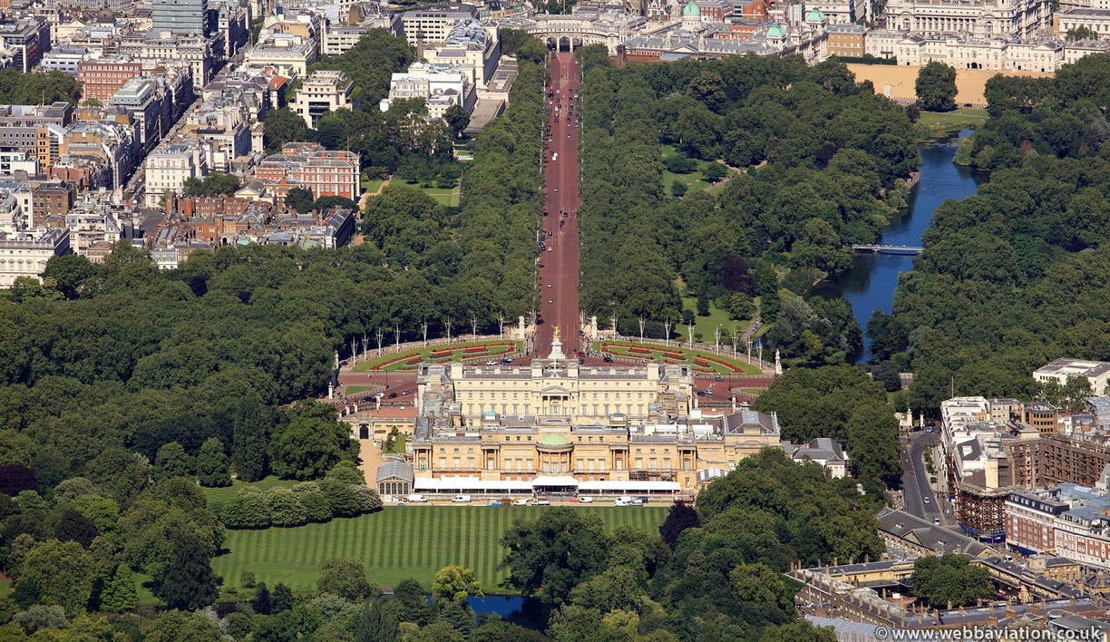Buckingham_Palace_England_kd12596.jpg