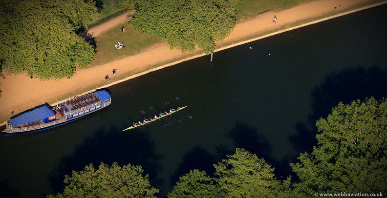  ladies eight shell on the Thames from the air 