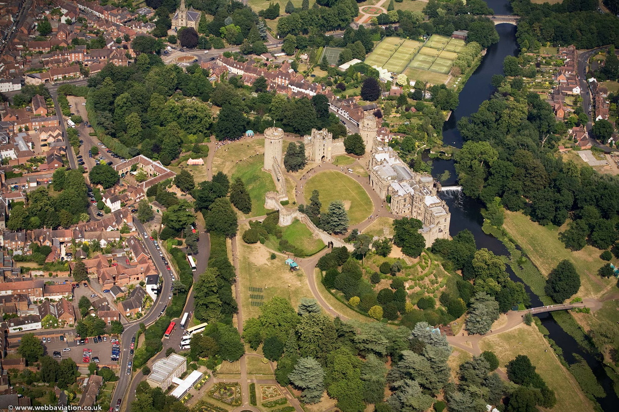 warwick-castle-aerial-aa05524b.jpg