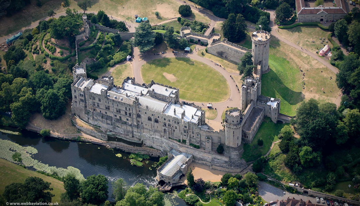 warwick-castle-aerial-aa05535b.jpg