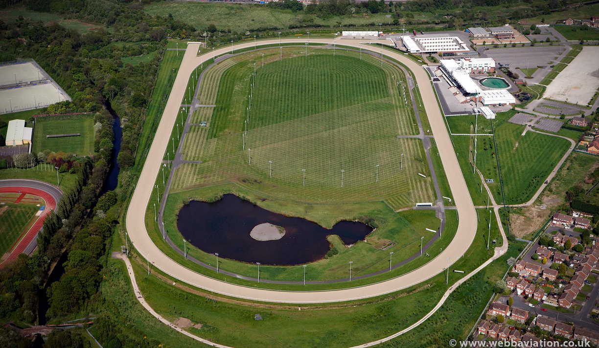 Wolverhampton Racecourse from the air | aerial photographs of Great Britain by Jonathan C.K. Webb