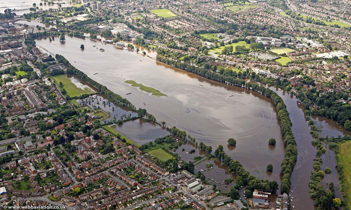 flooded-worcester-racecourse-ba18013.jpg