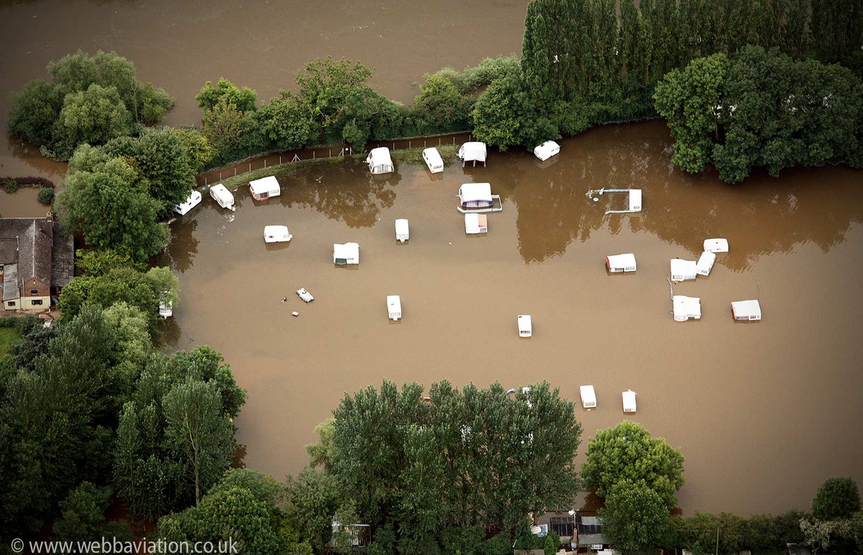 flooded_caravans_ba17914.jpg
