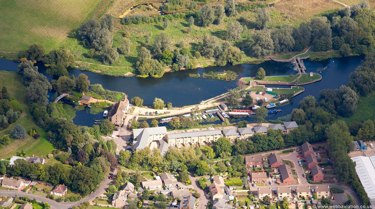  River Great Ouse Lock and Wier in Saint Neots   from the air